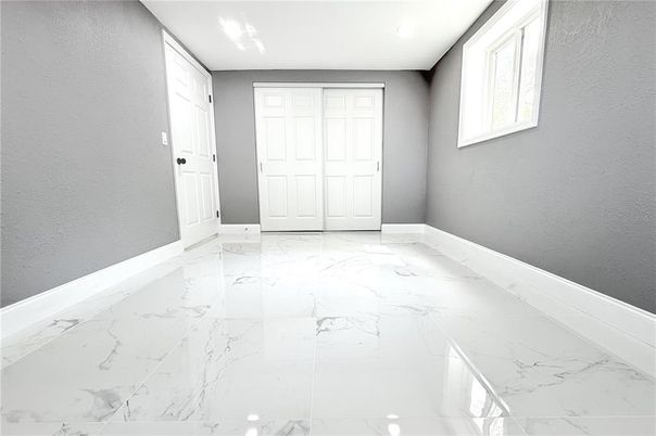 Empty room, Interior, Marble, Recessed Lighting