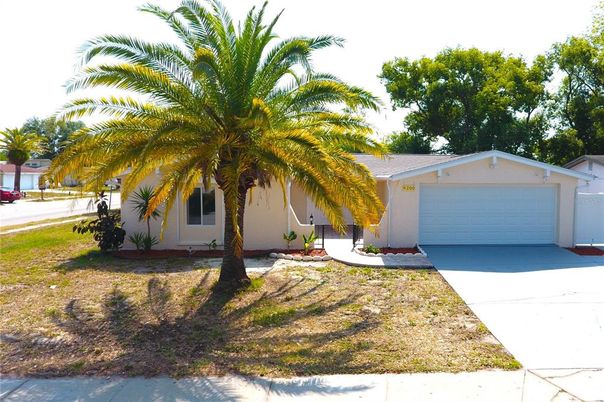 Attached, Exterior, Facade, Ranch