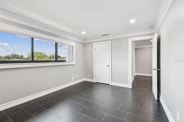 Empty room, Interior, Recessed Lighting