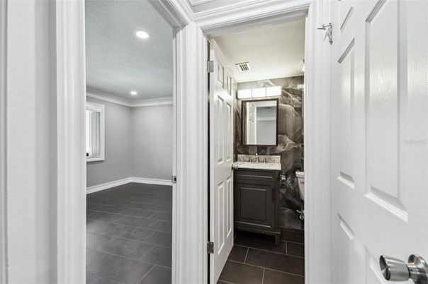 Bathroom, Interior, Recessed Lighting