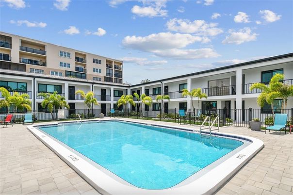 Exterior, Pool