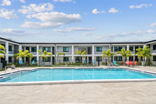 Exterior, Pool