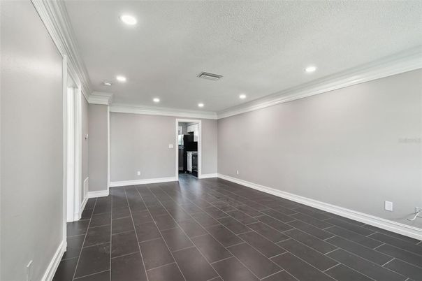 Empty room, Interior, Recessed Lighting