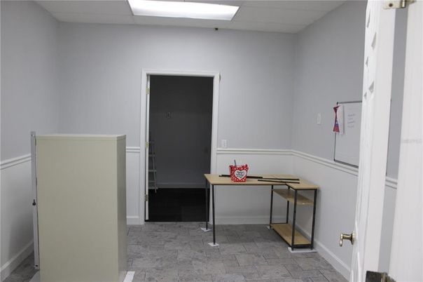 Home Office, Interior