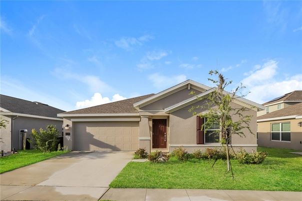 Attached, Exterior, Facade, American Craftsman