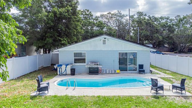 Exterior, Pool
