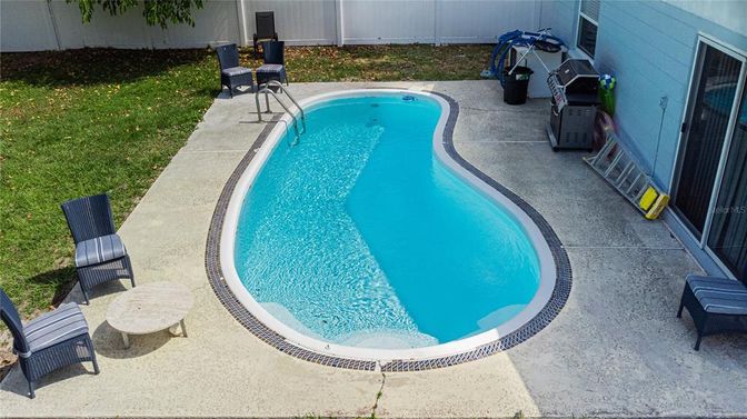 Exterior, Pool