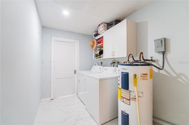 Interior, Marble, Recessed Lighting, Washer