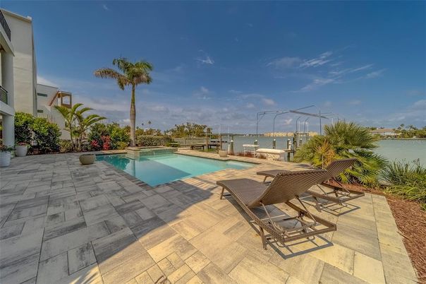 Exterior, Pool, Water