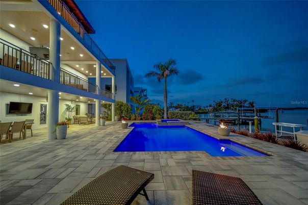 Exterior, Pool, Water