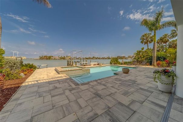 Exterior, Pool, Water