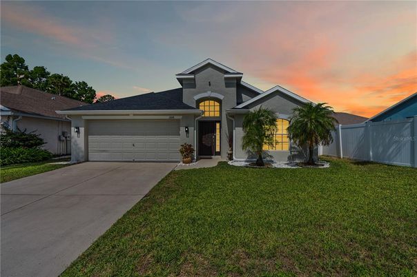 Attached, Exterior, Facade, Ranch
