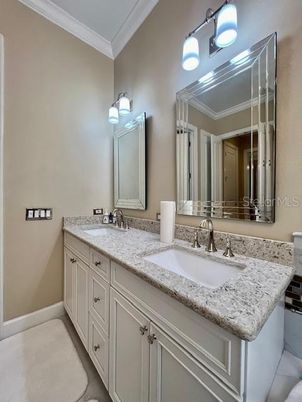 Bathroom, Dual Sink Vanities, Interior