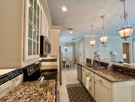 Chandelier, Dining room, Interior, Kitchen, Pendant Lights, Recessed Lighting