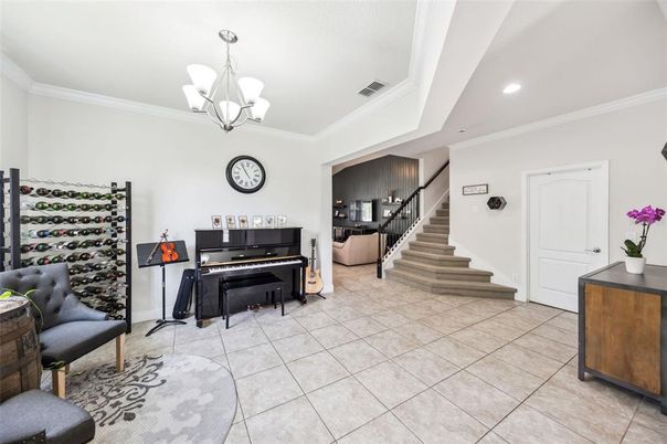 Chandelier, Interior, Piano, Recessed Lighting