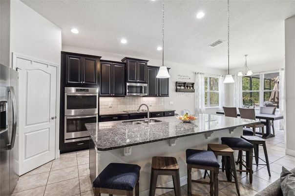 Dining room, Interior, Kitchen, Pendant Lights, Recessed Lighting, Stainless Steel Appliances