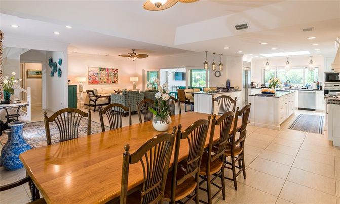 Dining room, Interior, Kitchen, Pendant Lights, Recessed Lighting, Stainless Steel Appliances