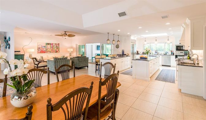Dining room, Interior, Kitchen, Living room, Pendant Lights, Recessed Lighting, Stainless Steel Appliances