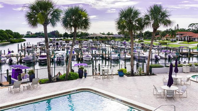Exterior, Lake, Pool, Water