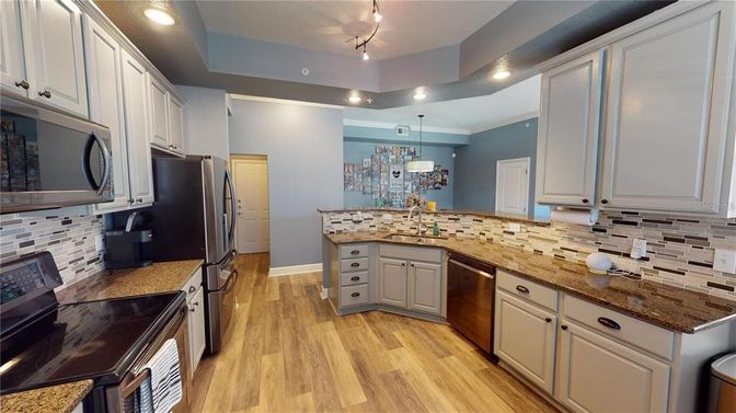 Chandelier, Interior, Kitchen, Pendant Lights, Recessed Lighting, Wood Texture Flooring
