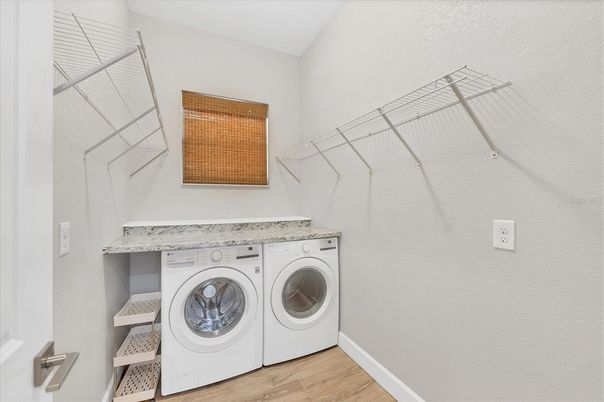 Interior, Washer, Wood Texture Flooring
