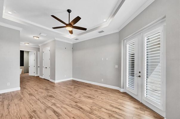 Empty room, Interior, Recessed Lighting, Wood Texture Flooring