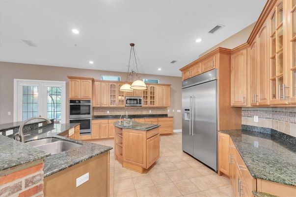 Interior, Kitchen, Pendant Lights, Recessed Lighting, Stainless Steel Appliances