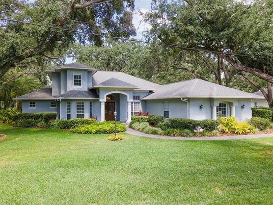 Backyard, Exterior, Facade, Ranch