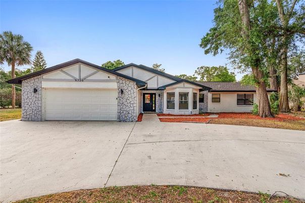 Attached, Exterior, Facade, Ranch