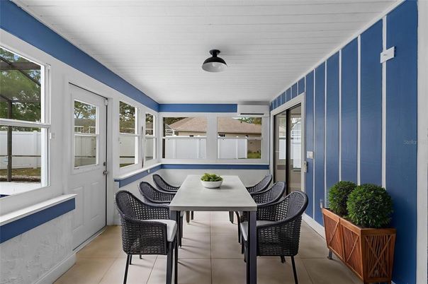 Dining room, Interior