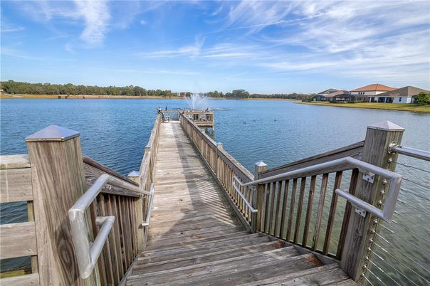 Exterior, Lake