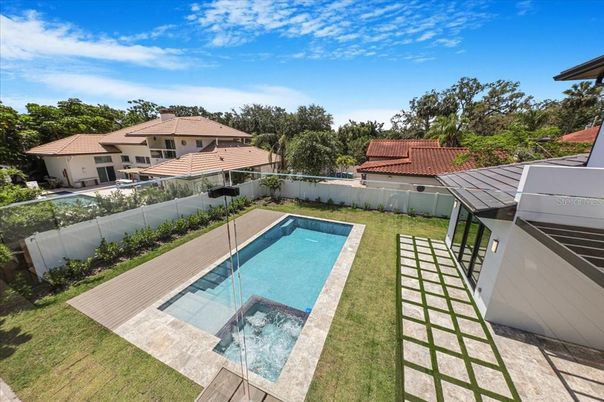 Exterior, Pool