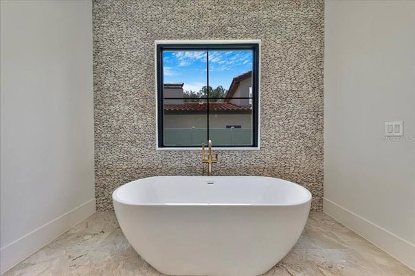 Bathroom, Free Standing Baths, Interior