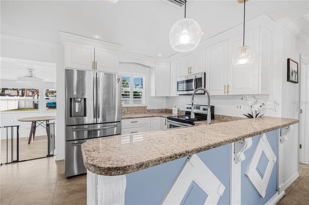 Interior, Kitchen, Pendant Lights, Recessed Lighting, Stainless Steel Appliances