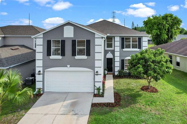 Attached, Exterior, Facade, Ranch