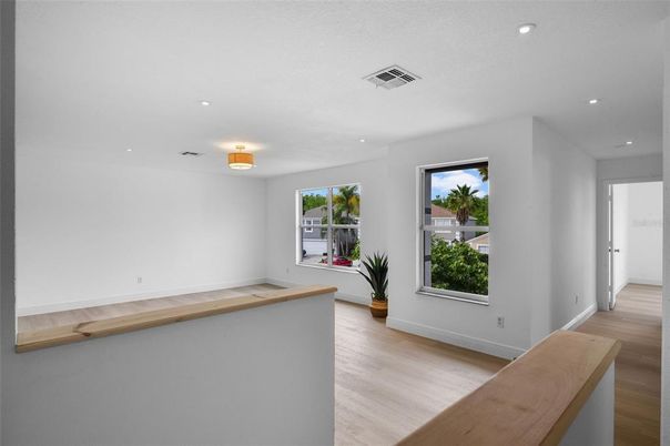 Empty room, Interior, Recessed Lighting, Wood Texture Flooring