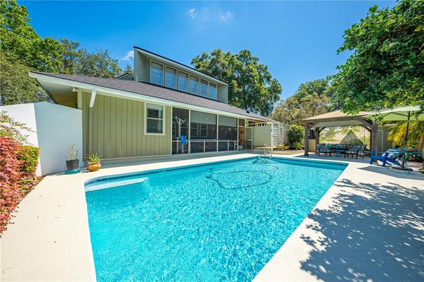 Exterior, Pool
