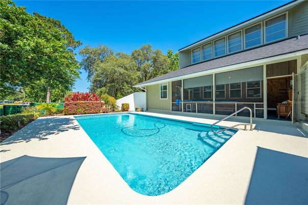Exterior, Pool