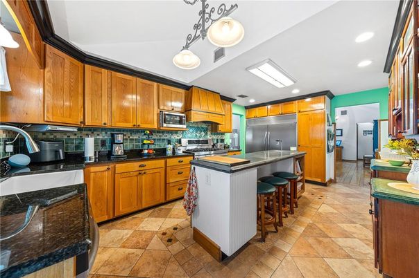 Interior, Kitchen, Pendant Lights, Recessed Lighting, Stainless Steel Appliances