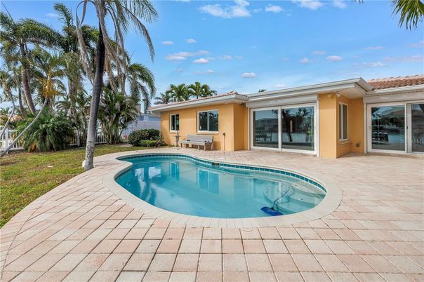 Exterior, Pool