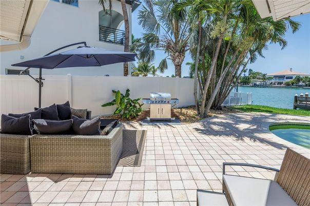 Exterior, Pool, Water