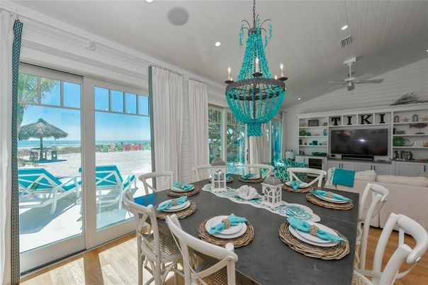 Chandelier, Dining room, Interior, Living room, Recessed Lighting, Wood Texture Flooring