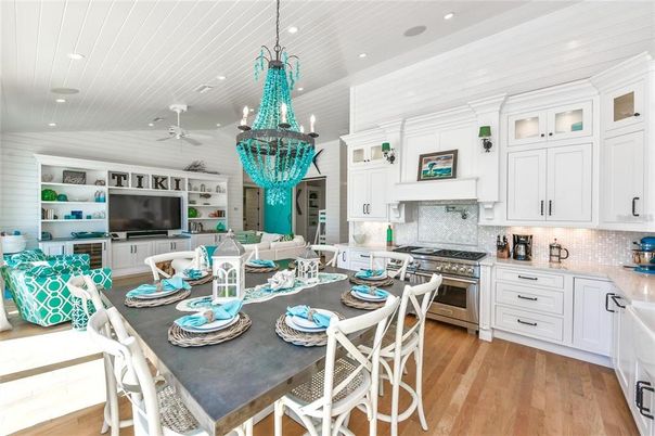 Chandelier, Dining room, Interior, Kitchen, Recessed Lighting, Stainless Steel Appliances, Wood Texture Flooring