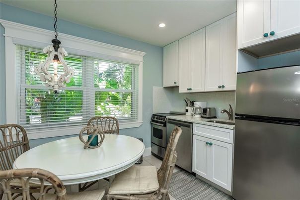 Dining room, Interior, Kitchen, Pendant Lights, Recessed Lighting, Stainless Steel Appliances