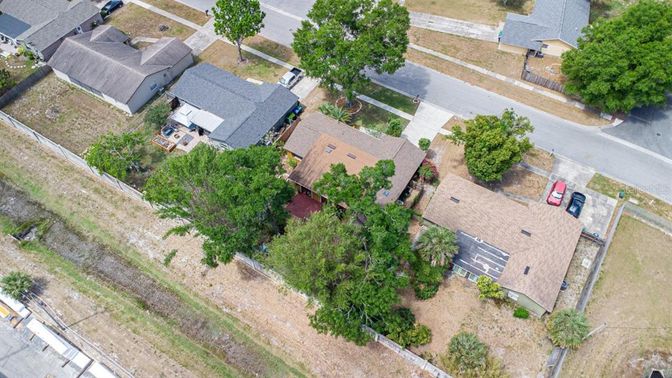 Exterior, Drone