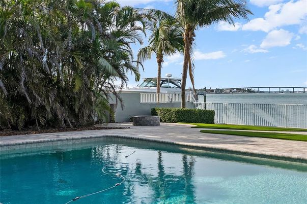 Exterior, Pool, Water