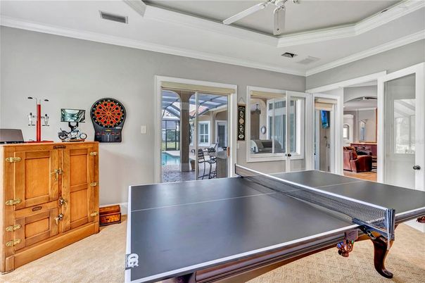 Game Room, Interior