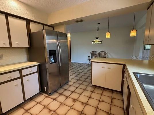 Dining room, Interior, Kitchen, Pendant Lights, Stainless Steel Appliances