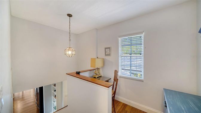 Interior, Pendant Lights, Wood Texture Flooring