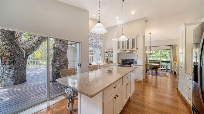 Dining room, Interior, Kitchen, Pendant Lights, Recessed Lighting, Wood Texture Flooring